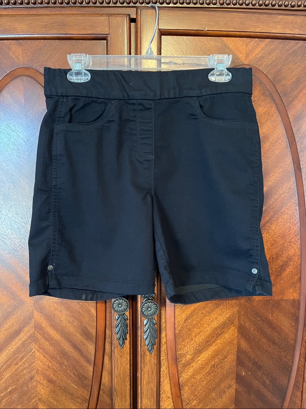 Liz Claiborne Black Pull-On Bermuda Shorts